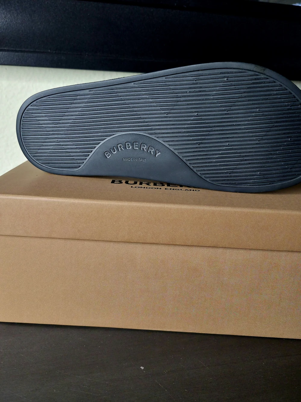 Burberry Mens/Womens Slides Size Europe 39, M7, W8.5